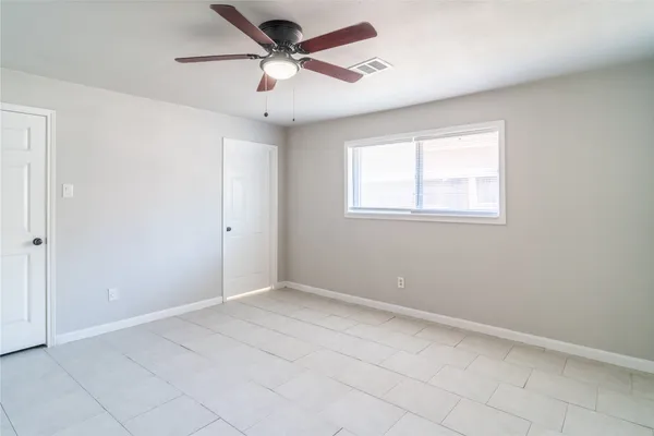 $2,000 | 11623 Rowan Lane, Houston, TX 77072