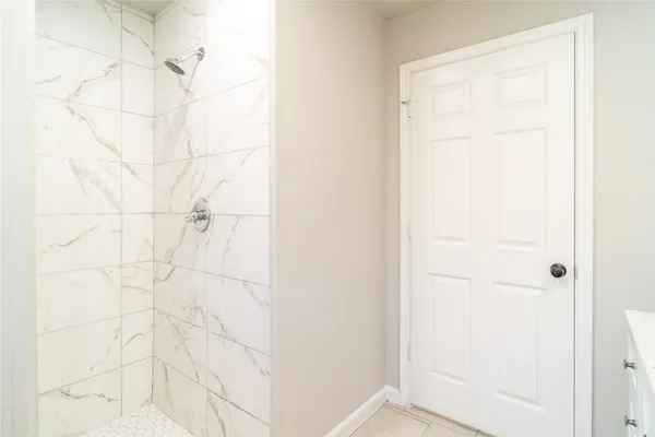 $2,000 | 11623 Rowan Lane, Houston, TX 77072