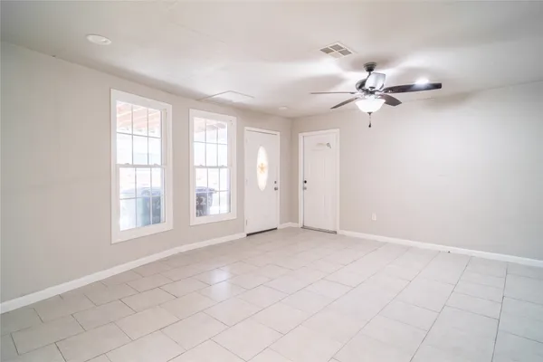 $2,000 | 11623 Rowan Lane, Houston, TX 77072