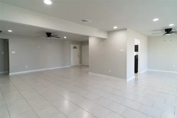 $2,000 | 11623 Rowan Lane, Houston, TX 77072