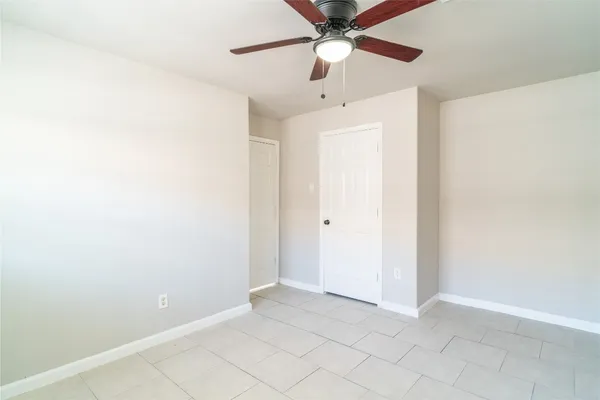 $2,000 | 11623 Rowan Lane, Houston, TX 77072