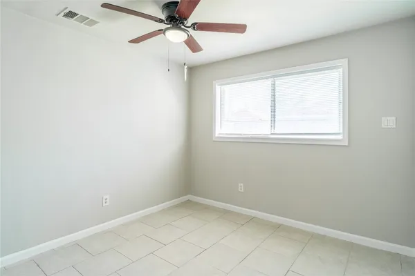 $2,000 | 11623 Rowan Lane, Houston, TX 77072