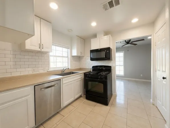 $2,000 | 11623 Rowan Lane, Houston, TX 77072