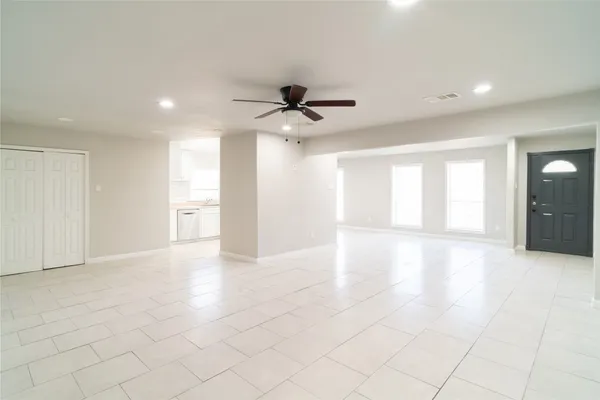 $2,000 | 11623 Rowan Lane, Houston, TX 77072