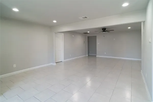 $2,000 | 11623 Rowan Lane, Houston, TX 77072