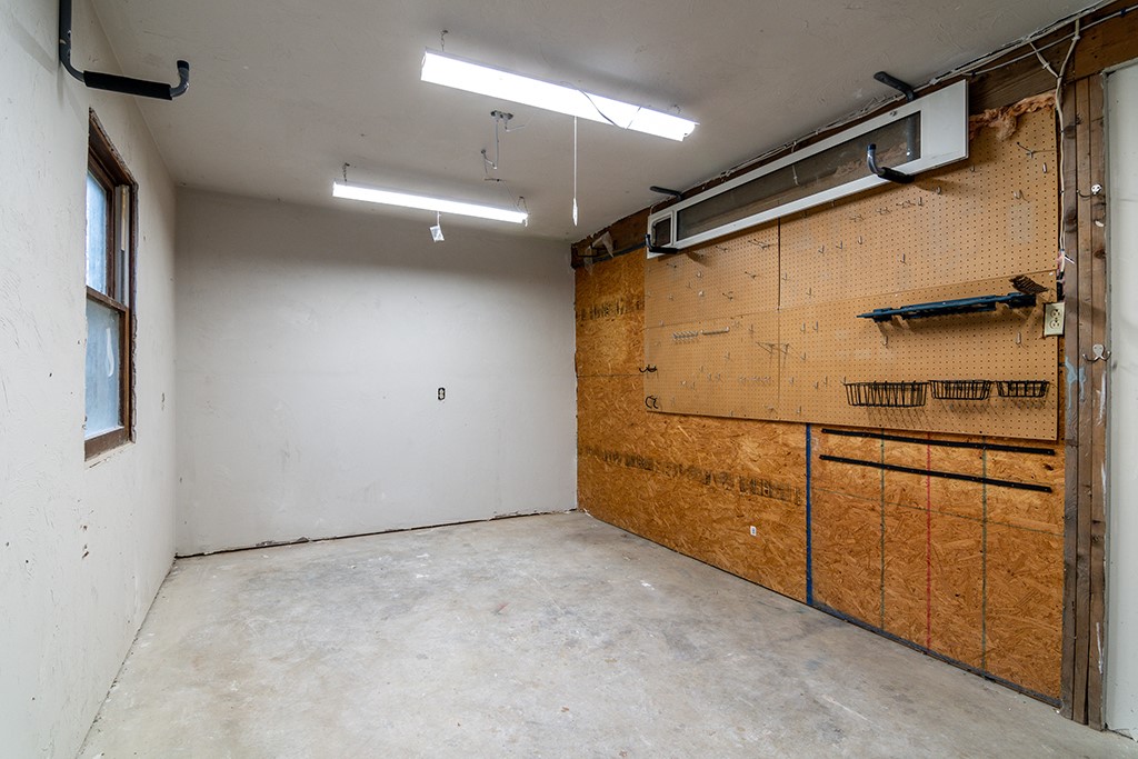 44 Overhill Road Warren, RI 02885 - Photo 22 of 30 Outbuilding garage