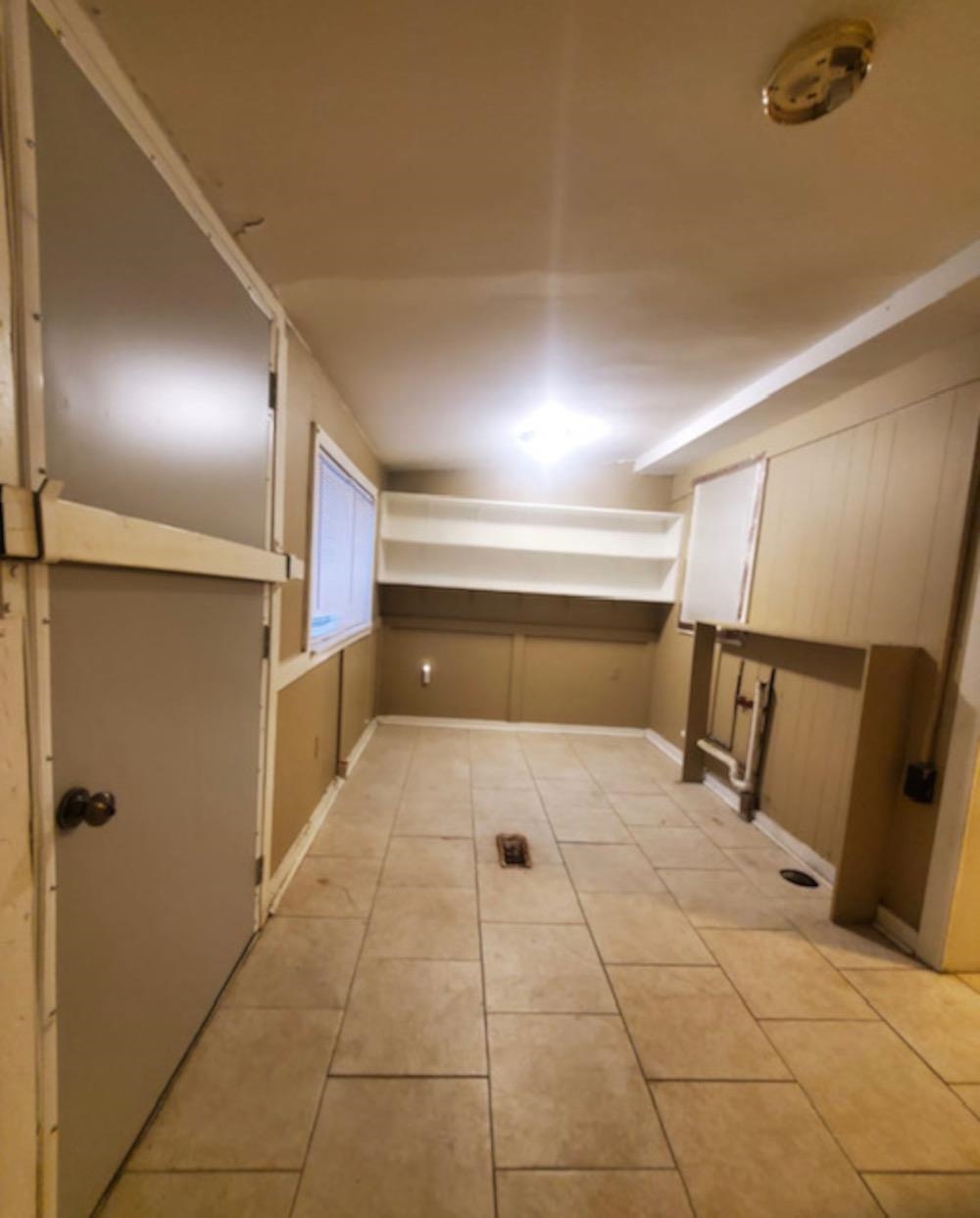 1624 Whitney Avenue Memphis, TN 38127 - Photo 2 of 9 a view of a hallway with closet