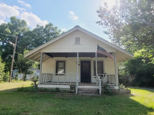 $1,175 | 526 North Adams Street, Quincy, FL 32351