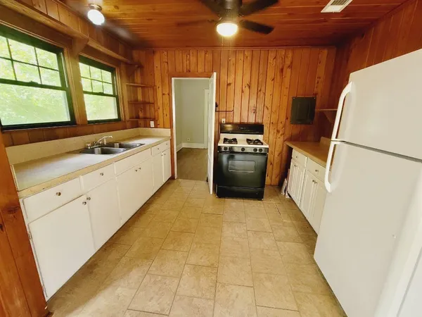 $1,175 | 526 North Adams Street, Quincy, FL 32351