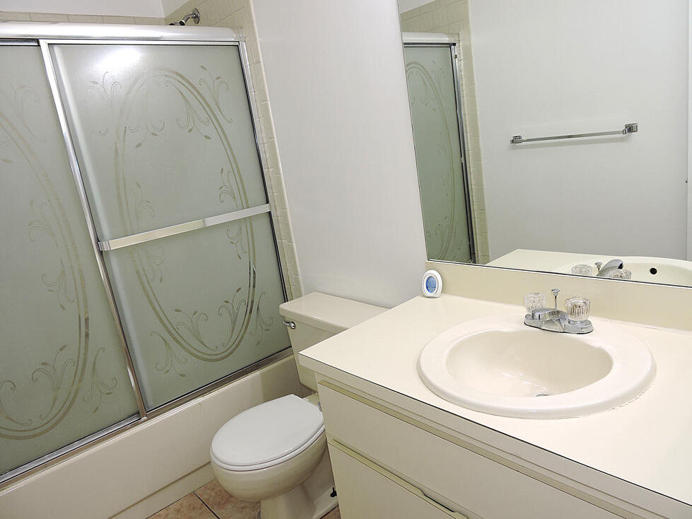 504 Springdale Circle Palm Springs, FL 33461 - Photo 23 of 41 DSCN9684