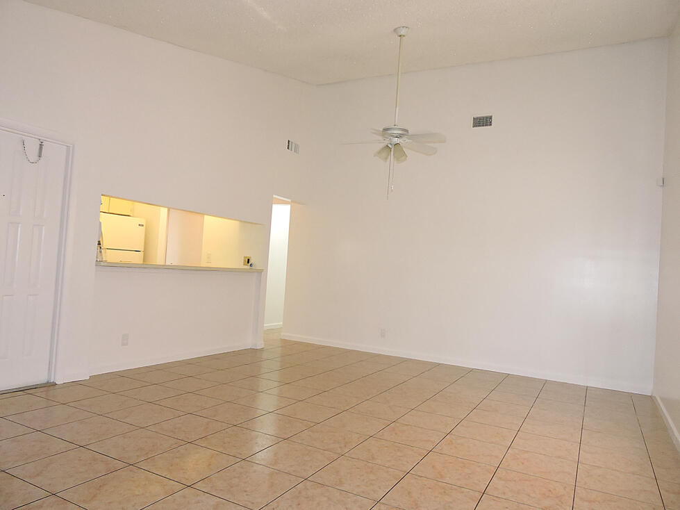 504 Springdale Circle Palm Springs, FL 33461 - Photo 6 of 41 DSCN9665