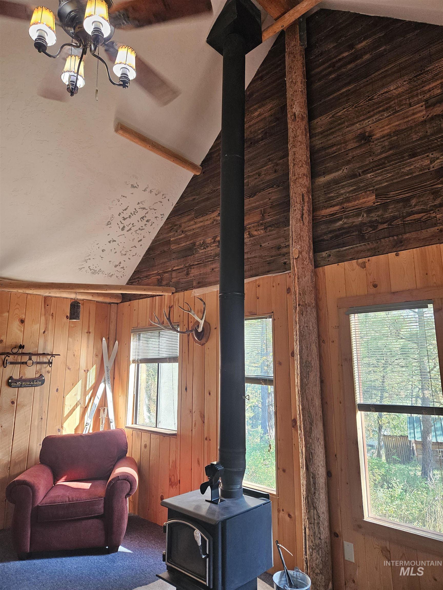 1510 Crown Point Parkway Cascade, ID 83611 - Photo 7 of 19
