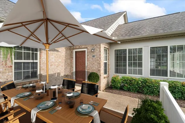 a view of outdoor space yard and front view of a house