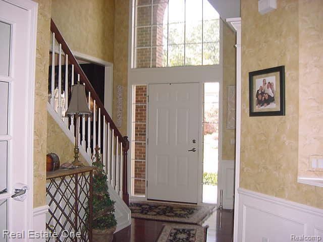 640 Windsong Drive Rochester, MI 48307 - Photo 10 of 22 Arch Window