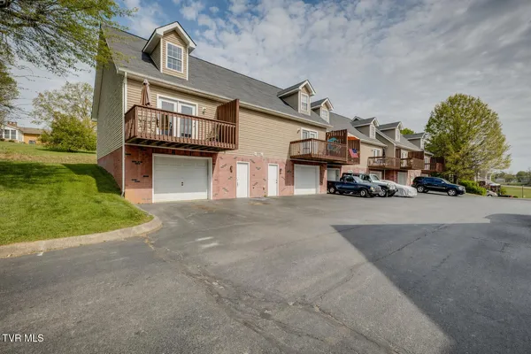$220,000 | 206 Cambridgeshire Court, Johnson City, TN 37615