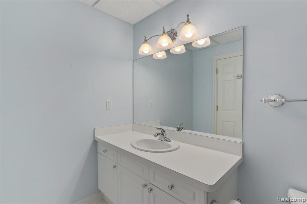 2884 Birnam Court Rochester, MI 48306 - Photo 34 of 37