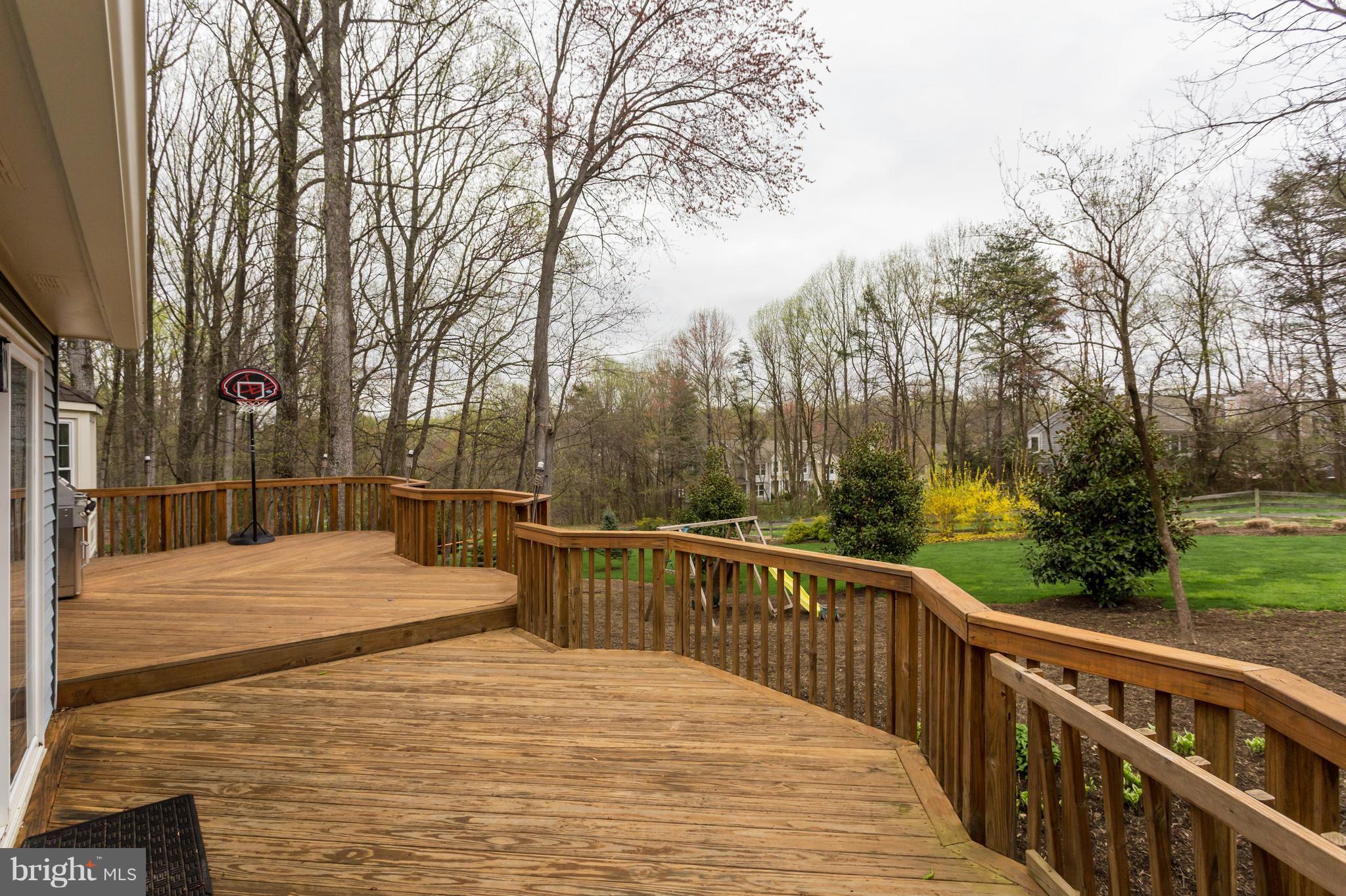 1509 Elk Point Drive Reston, VA 20194 - Photo 15 of 30 Deck off the Kitchen - Relax and enjoy!