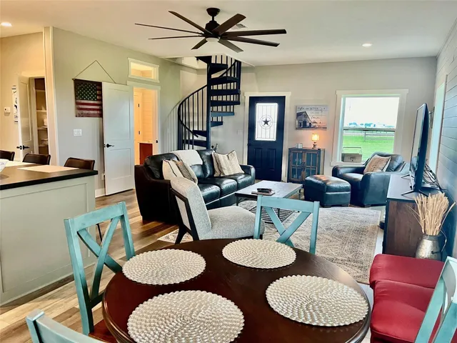 $655,000 | 6515 Prihoda Road, Fayetteville, TX 78940