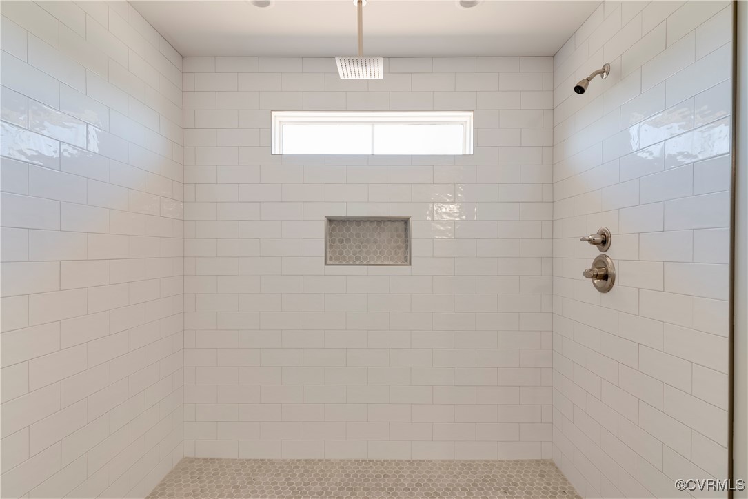 36 Highpockets Road Cartersville, VA 23027 - Photo 34 of 38 a bathroom with a shower