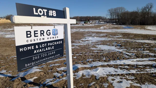 $234,900 | N51W18825 Quietwood Drive, Unit LT8, Menomonee Falls, WI 53051