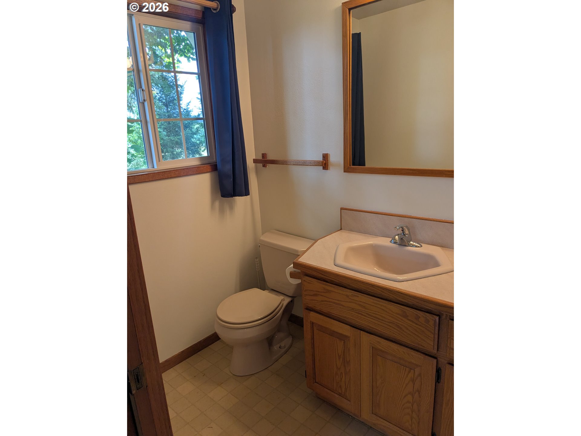 15341 South Hattan Road Oregon City, OR 97045 - Photo 20 of 41 Bathroom, Attached