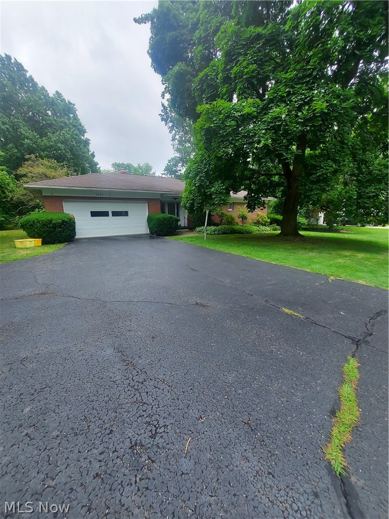 3733 Elm Road Stow, OH 44224 - Photo 1 of 11 Front.