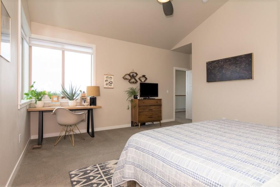 63150 Iner Loop Bend, OR 97701 - Photo 30 of 45 Spacious and roomy
