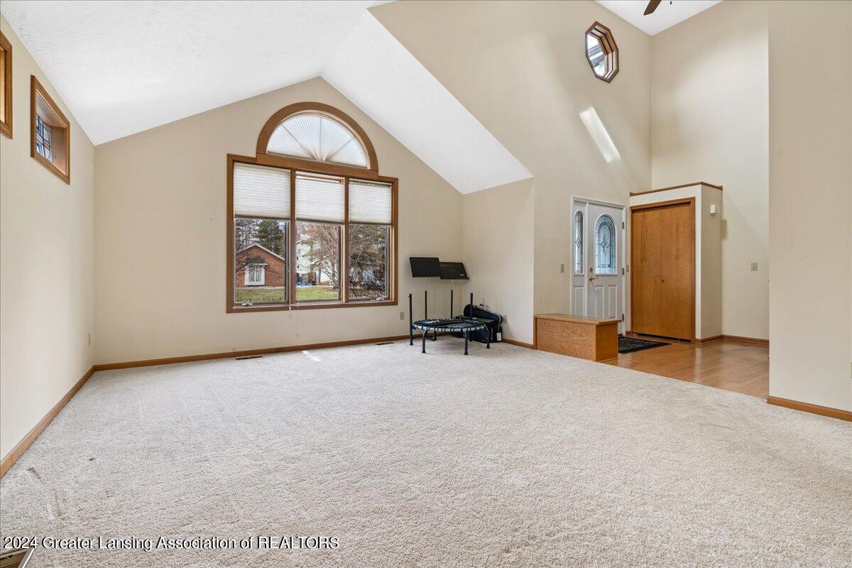 1274 Sebewaing Road Okemos, MI 48864 - Photo 6 of 33 09-Media Jett-4