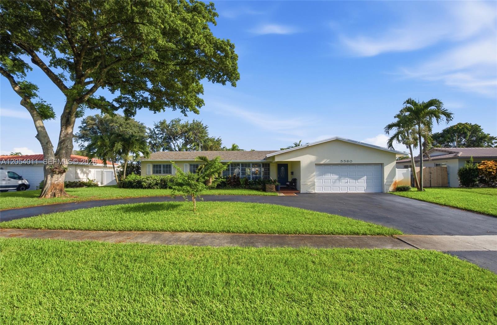 5580 Southwest 7th Street Plantation, FL 33317 - Photo 2 of 37