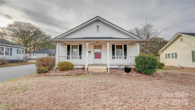 $240,000 | 1001 North Cannon Boulevard, Kannapolis, NC 28083