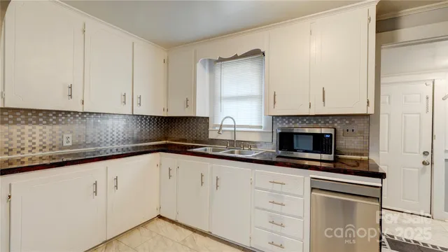 $240,000 | 1001 North Cannon Boulevard, Kannapolis, NC 28083