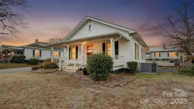 $240,000 | 1001 North Cannon Boulevard, Kannapolis, NC 28083