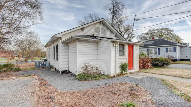 $240,000 | 1001 North Cannon Boulevard, Kannapolis, NC 28083