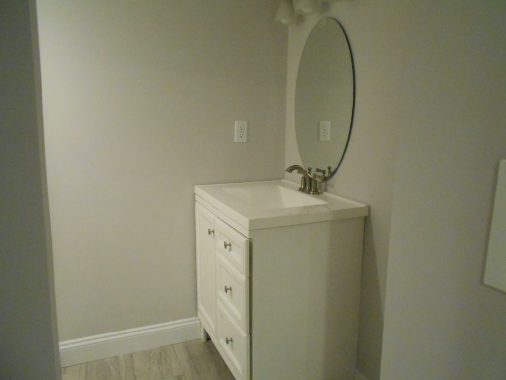 60 Wethersfield Road Nashua, NH 03062 - Photo 14 of 16