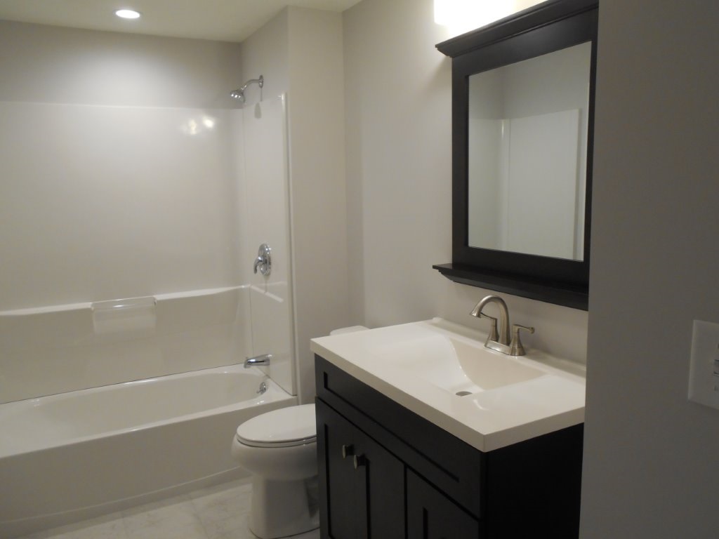 60 Wethersfield Road Nashua, NH 03062 - Photo 7 of 16