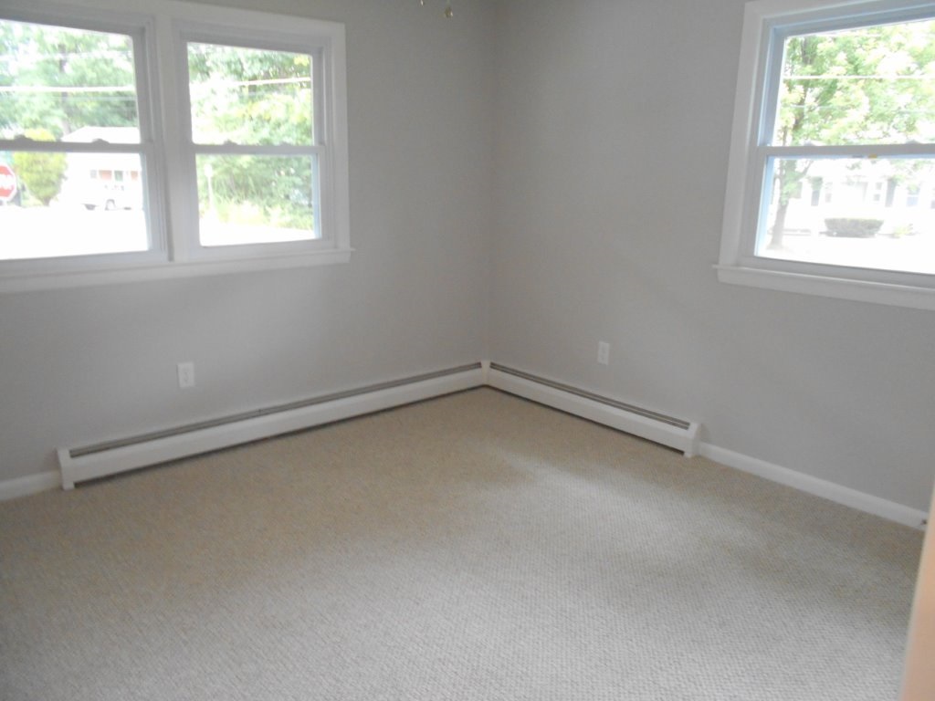60 Wethersfield Road Nashua, NH 03062 - Photo 10 of 16
