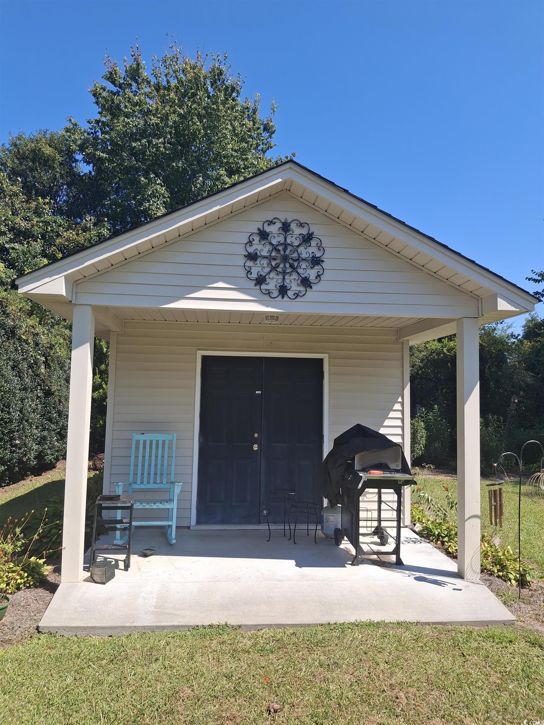 410 Devon Road Marion, SC 29571 - Photo 7 of 38 View of garage