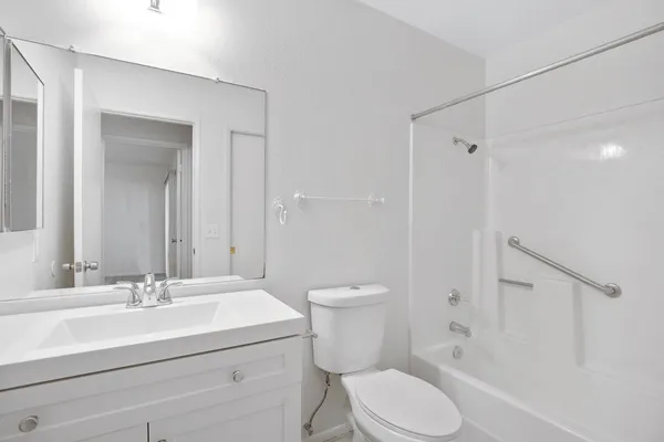 $1,500 | 20235 North 3rd Drive, Unit 8, Phoenix, AZ 85027