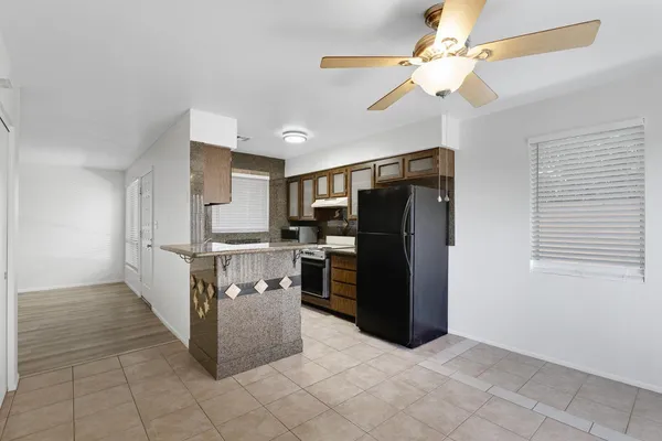 $1,500 | 20235 North 3rd Drive, Unit 8, Phoenix, AZ 85027