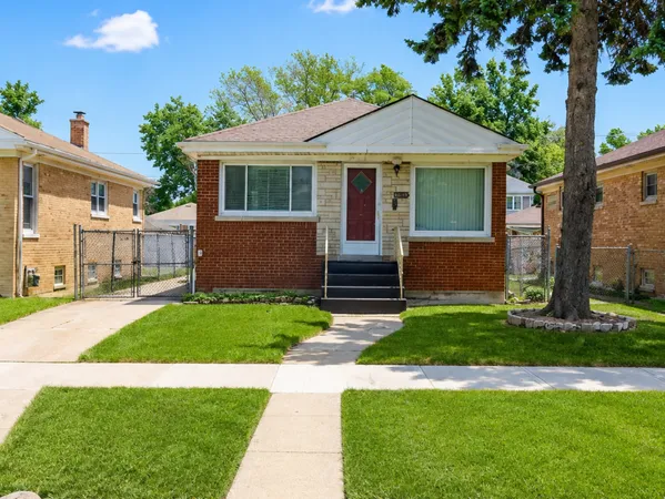 $250,000 | 1039 Eastern Avenue, Bellwood, IL 60104