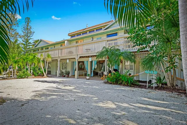 $2,995,000 | 6905 Point Of Rocks Road, Sarasota, FL 34242