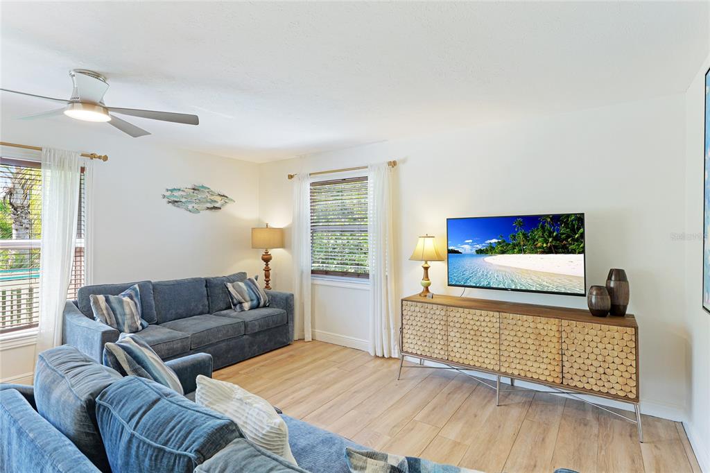 6905 Point Of Rocks Road Sarasota, FL 34242 - Photo 16 of 50