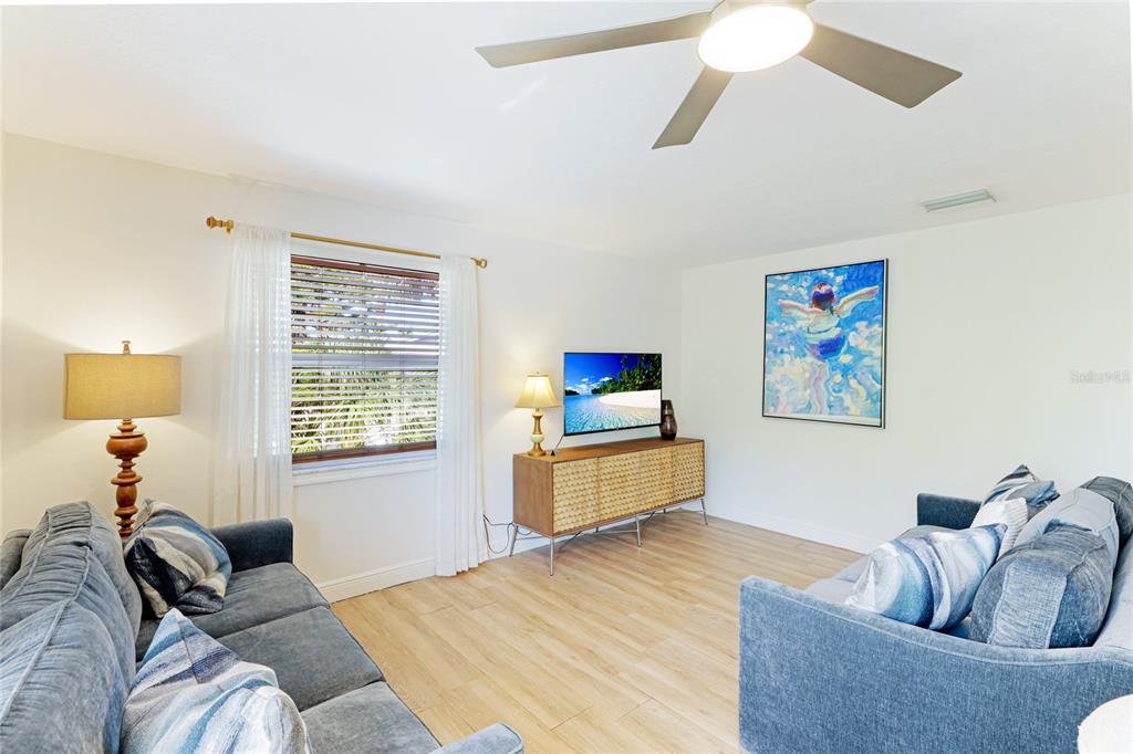 6905 Point Of Rocks Road Sarasota, FL 34242 - Photo 17 of 50