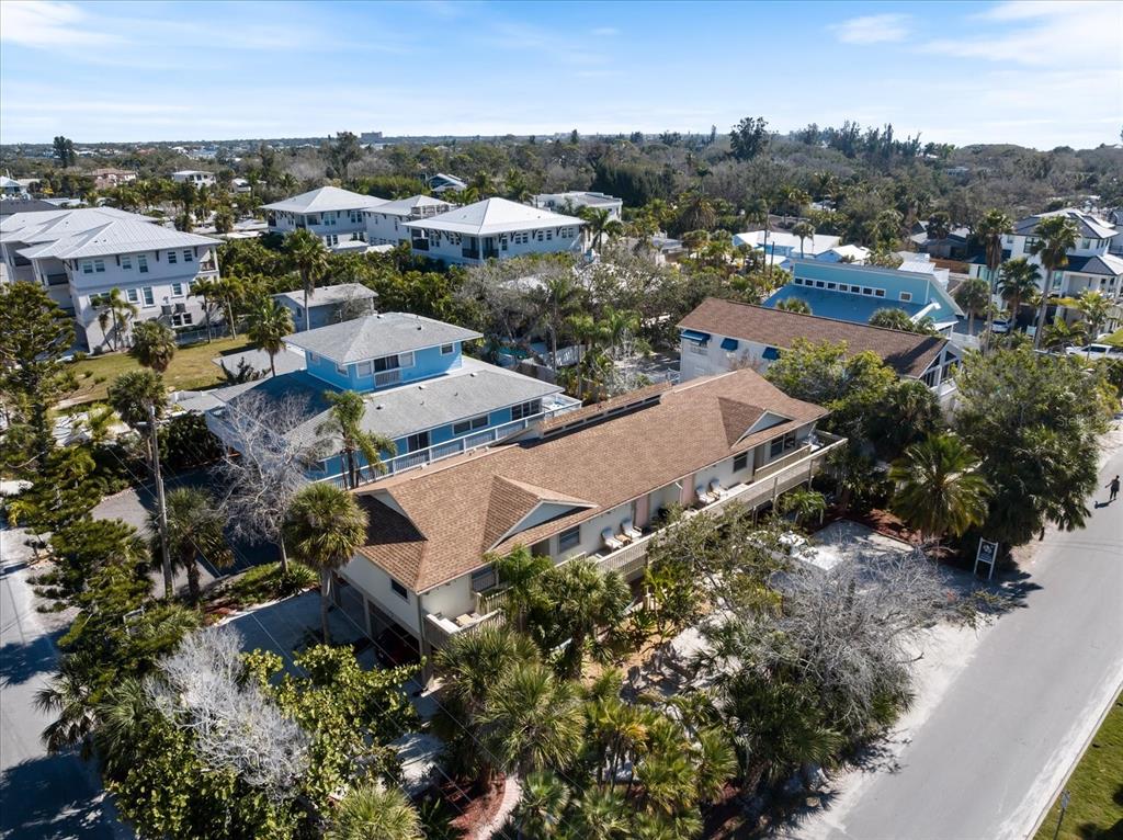 6905 Point Of Rocks Road Sarasota, FL 34242 - Photo 5 of 50