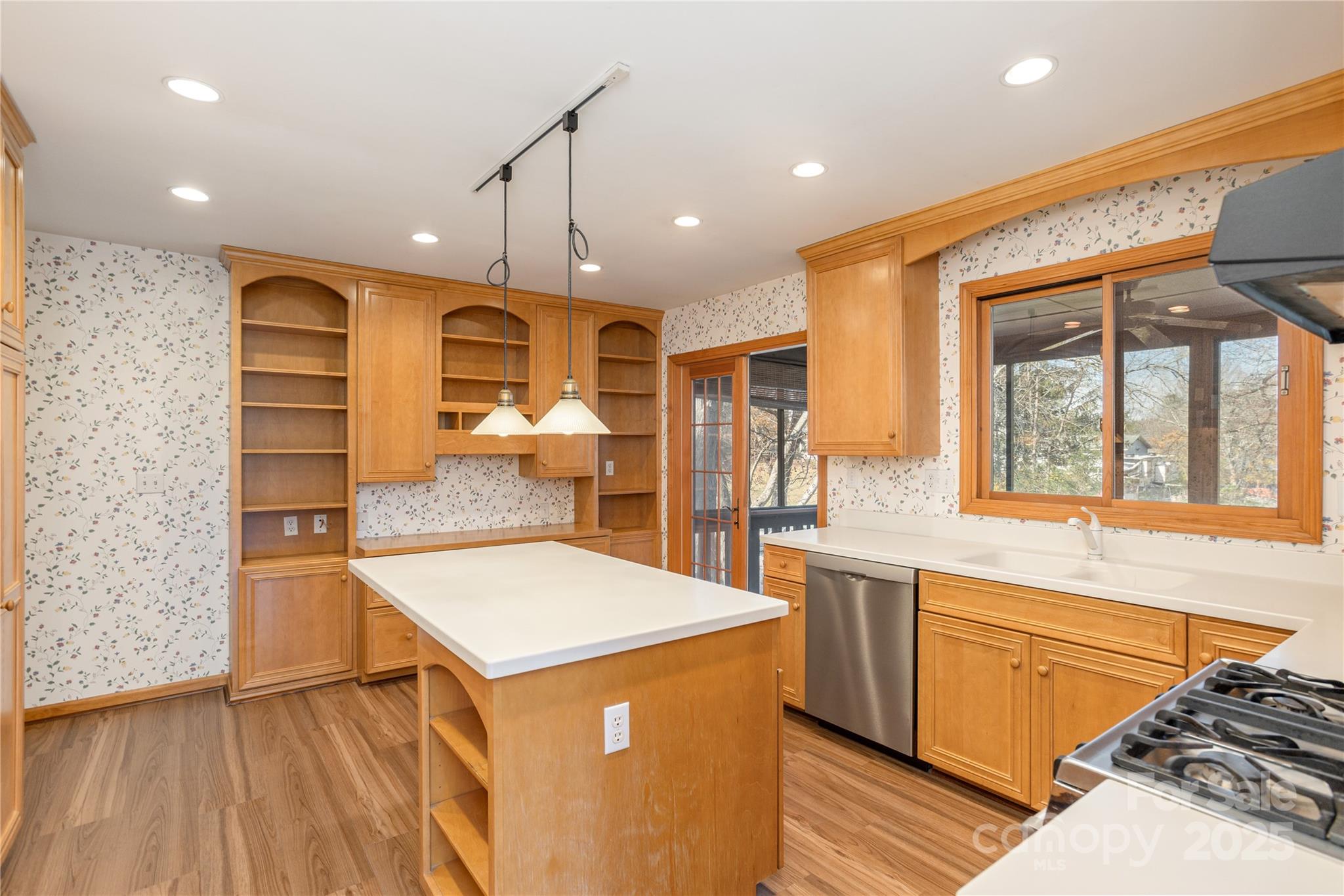 3224 Hickory Hill Road Hendersonville, NC 28792 - Photo 11 of 34