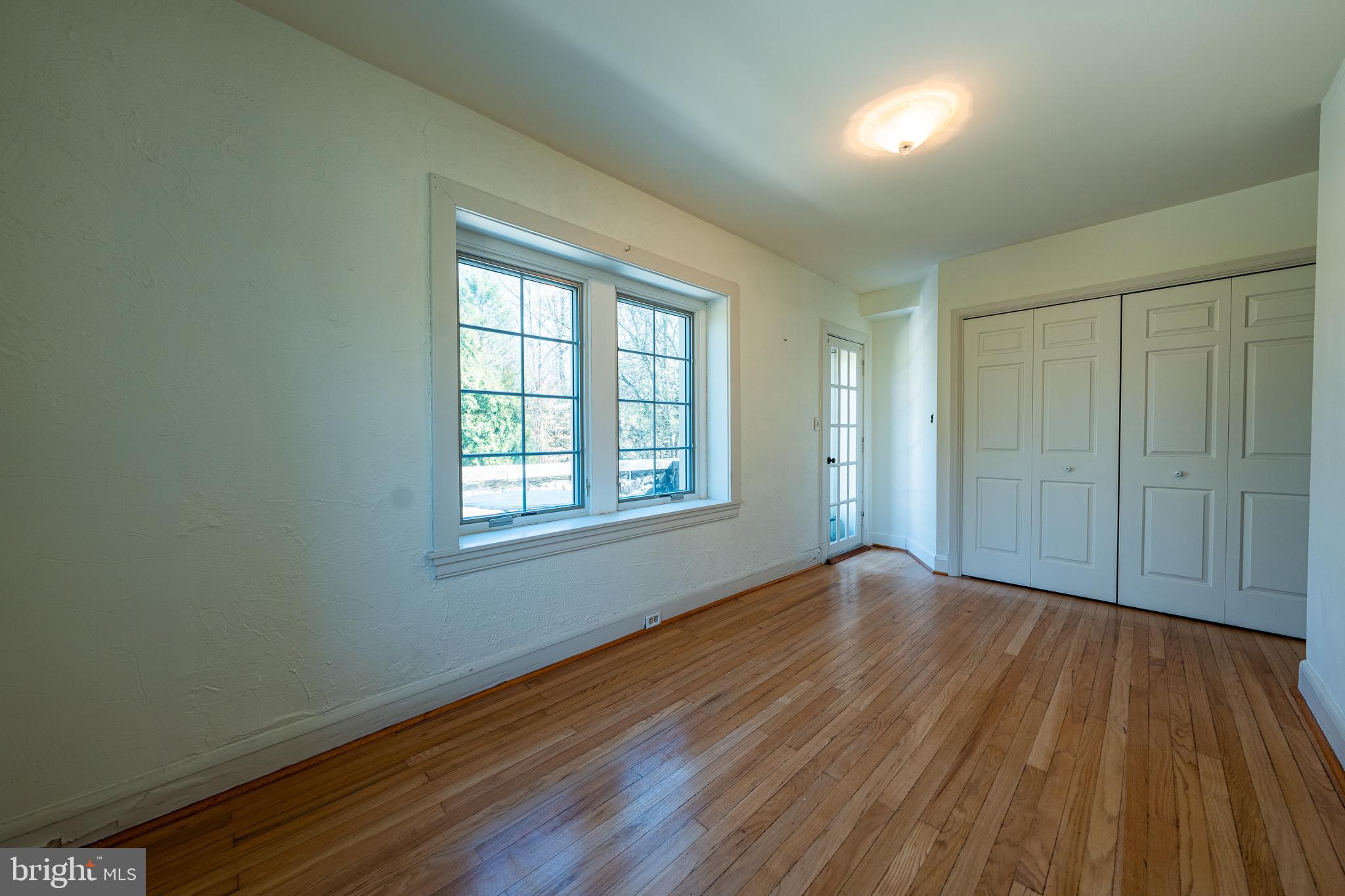 3 Center Road Baltimore, MD 21286 - Photo 38 of 57 3rd bedroom with outside 2nd floor porch!