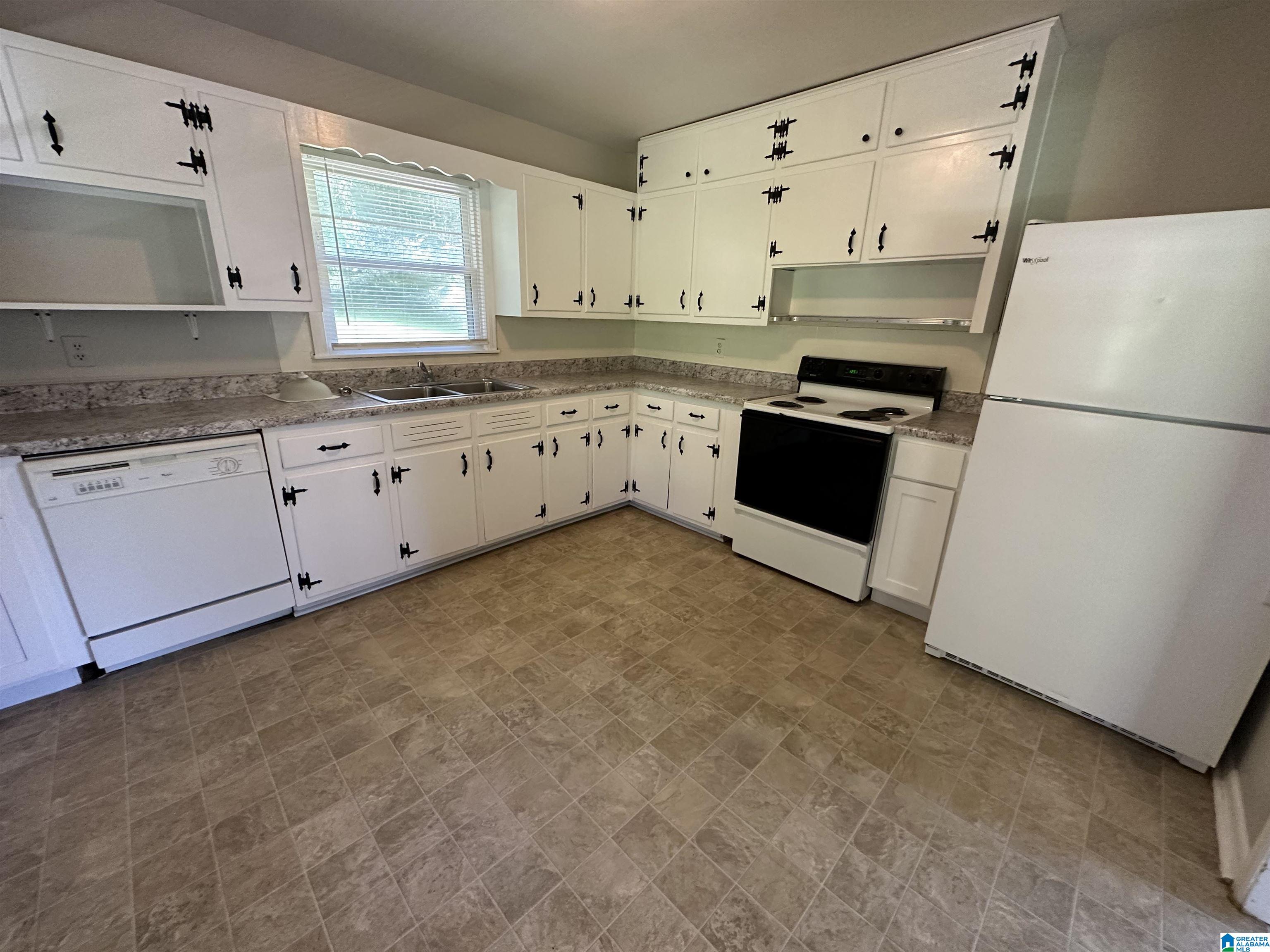 2228 5th Street Northeast Center Point, AL 35215 - Photo 2 of 8