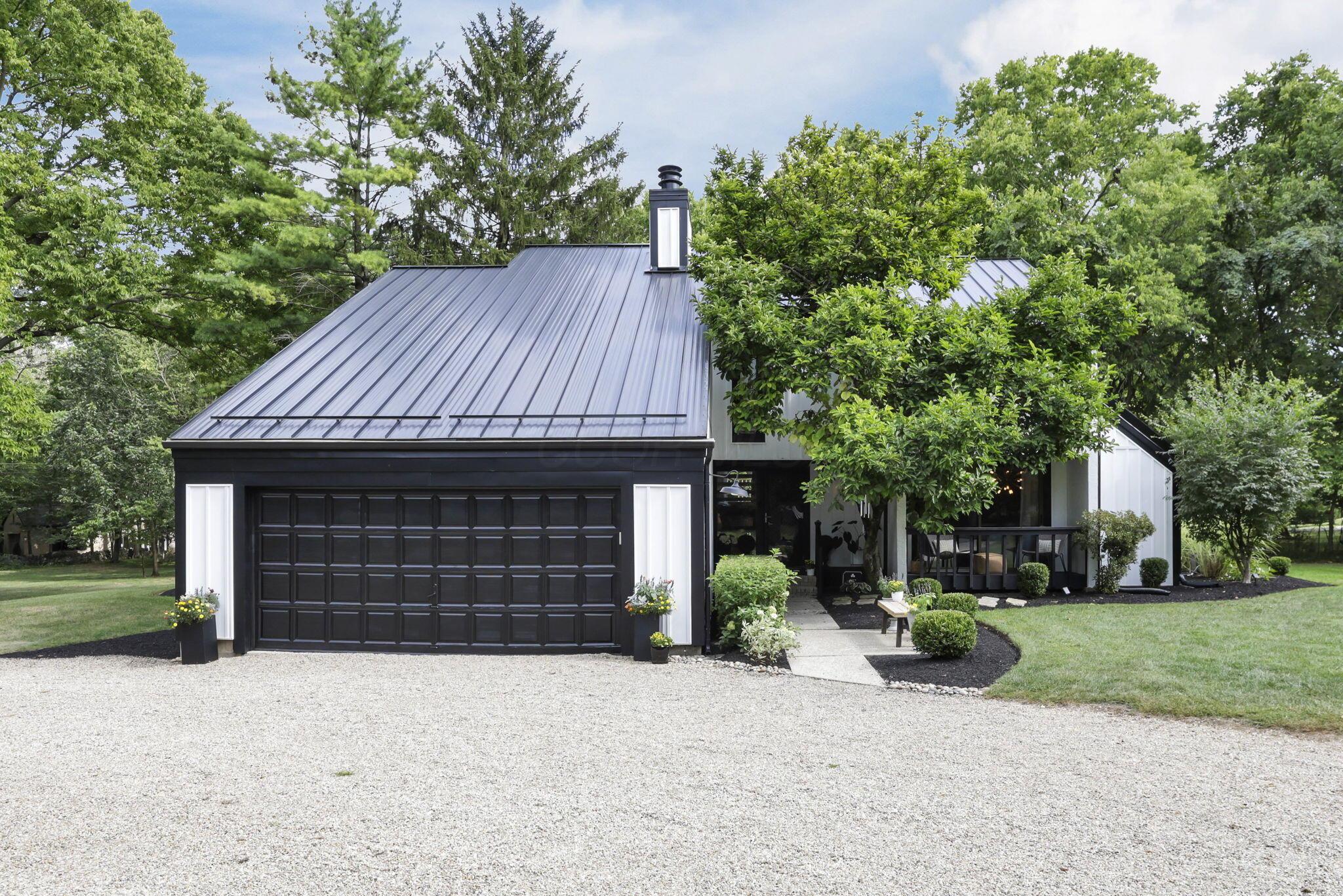 4390 Dublin Road Columbus, OH 43221 - Photo 11 of 83 Impeccable, Modernized, Luxury!!