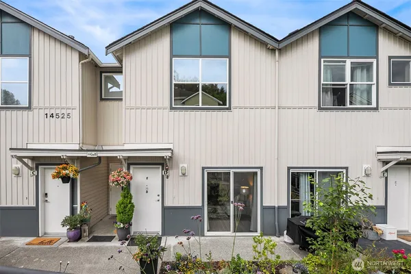 $399,950 | 14525 1st Lane Northeast, Unit D, Duvall, WA 98019