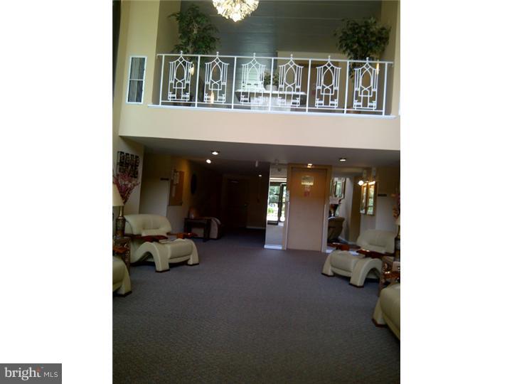 8910 Krewstown Road, Unit 114 Philadelphia, PA 19115 - Photo 4 of 21 Lobby
